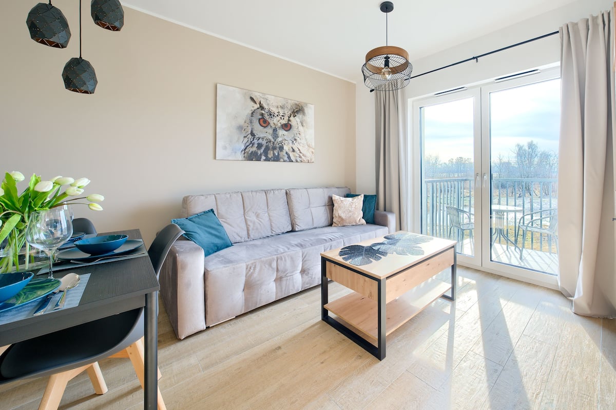 Apartment (11 G) | Living area | Flat-screen TV