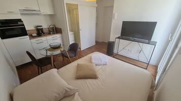 Bügeleisen/Bügelbrett, WLAN, Bettwäsche