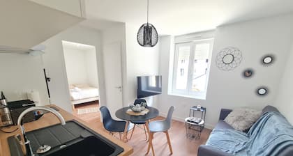 Le Poulorio 4 - T2 - Proche Gare * By Locly *