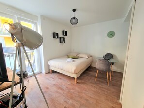 WiFi, bed sheets - Le Poulorio 3 - Studio - Proche Gare * By Locly * (Lorient)