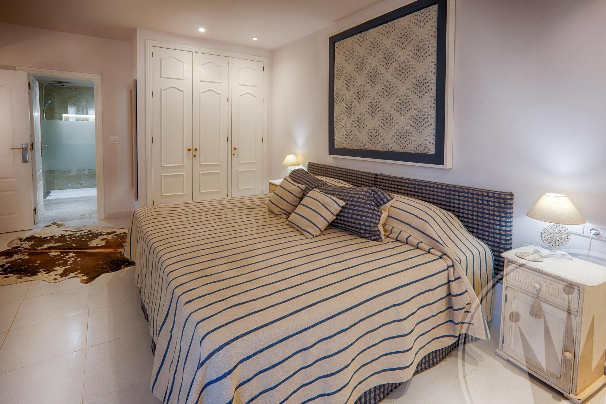 3 quartos, ferros/tábuas de passar roupa, Wi-Fi, roupa de cama