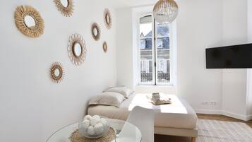 Ferros/tábuas de passar roupa, Wi-Fi, roupa de cama