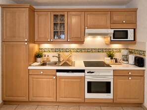 Private kitchen - Spacious apartment in Méribel center, close to slopes, for 4, balcony (Méribel)