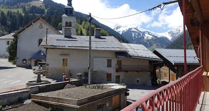 Spacious 6-Person Apartment with Southern Balcony in Beaufort Village