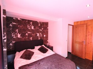 4 bedrooms