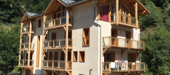 Komfortable Wohnung für 12 Pers mit Balkonen, Parkplatz, nahe Dorf und Pisten