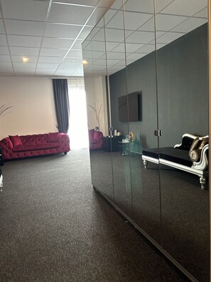 Studio Suite | Living area