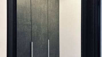 Deluxe Double Room | Living area