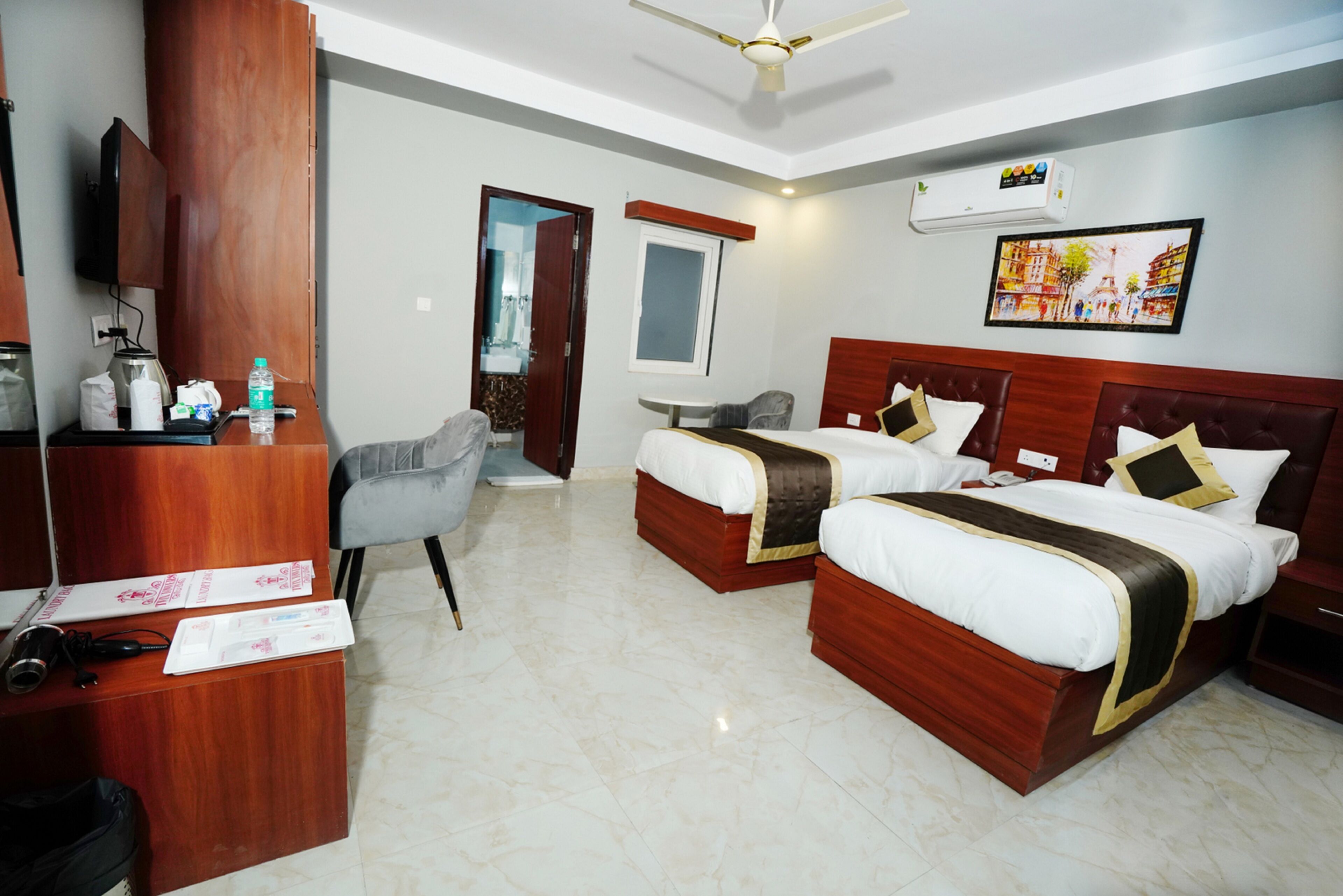 Deluxe Double or Twin Room | Premium bedding, down comforters, memory foam beds