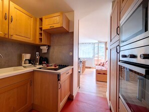 Fridge, microwave, oven, dishwasher - Spacious duplex apartment with balcony in Les Menuires (Les Menuires)