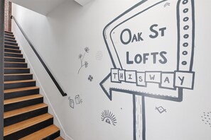 Interior - Oak St. Loft #6- 1bed + Walk to Downtown + Parking (Kansas City)