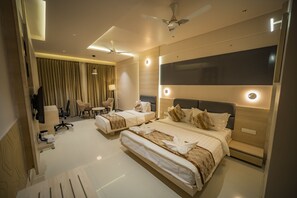 Family Room with Breakfast | Free WiFi - Kyriad Prestige Ilkal (Hungund)