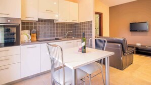 Cookware/dishes/utensils - Holiday apartment with a/c (Malinska)