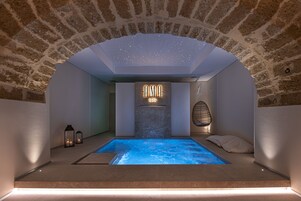 Bañera de hidromasaje interior