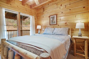 3 室のベッドルーム、WiFi (無料)、ベッドシーツ