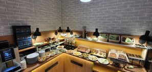 Frokostbuffé hver dag (mot et tillegg)