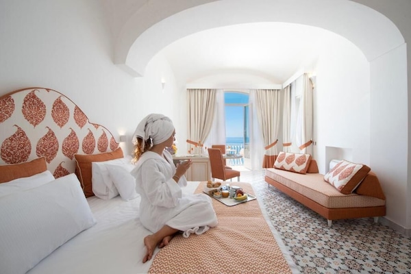 Suite estudio junior | Minibar, caja fuerte, cortinas opacas y sistema de insonorización