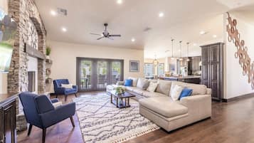 TV, caminetto, impianto stereo, studio