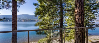 Lakefront condo w/great views & shared pool/hot tub/sauna/game room - Bay Point Lake Haus