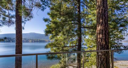 Lakefront condo w/great views & shared pool/hot tub/sauna/game room - Bay Point Lake Haus