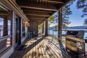 Terrace/patio - Lakefront condo w/shared pool & hot tub, views, near downtown - Bay Point Lakeside Landing (Whitefish)