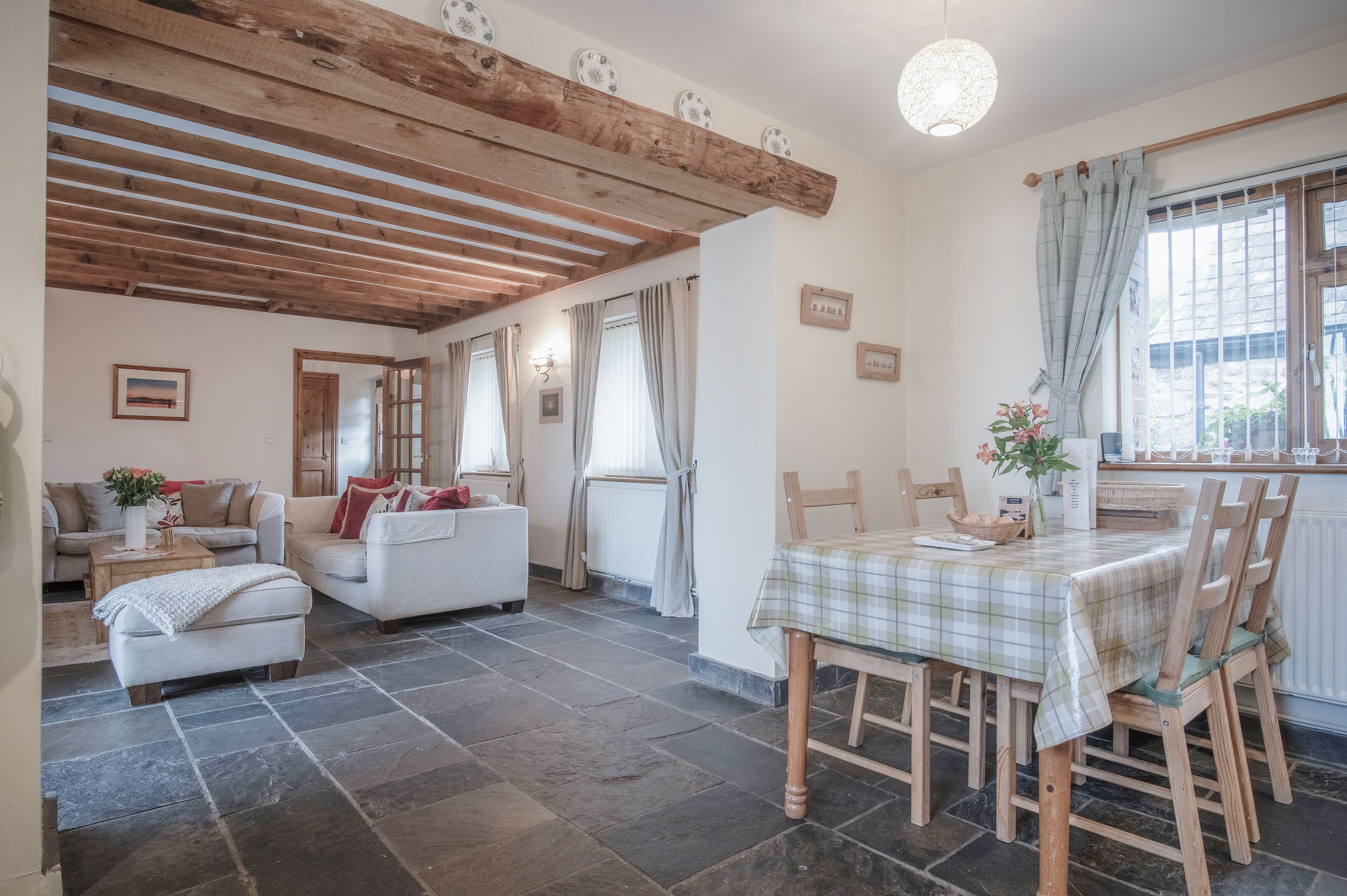 Luxury Cottage | Private kitchen | Full-size fridge, microwave, oven, dishwasher