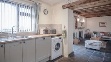 Casa de campo de lujo | Cocina privada | Refrigerador con congelador, microondas, horno y lavavajillas