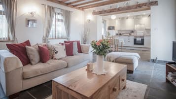 Luxury Cottage | Living area | TV, fireplace