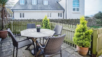Luxury Cottage | Terrace/patio