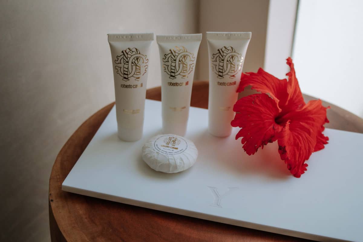 Duş, geniş duş başlığı, lüks banyo/kozmetik ürünleri