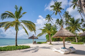 私家海滩、白沙、免费海滩小屋、沙滩椅