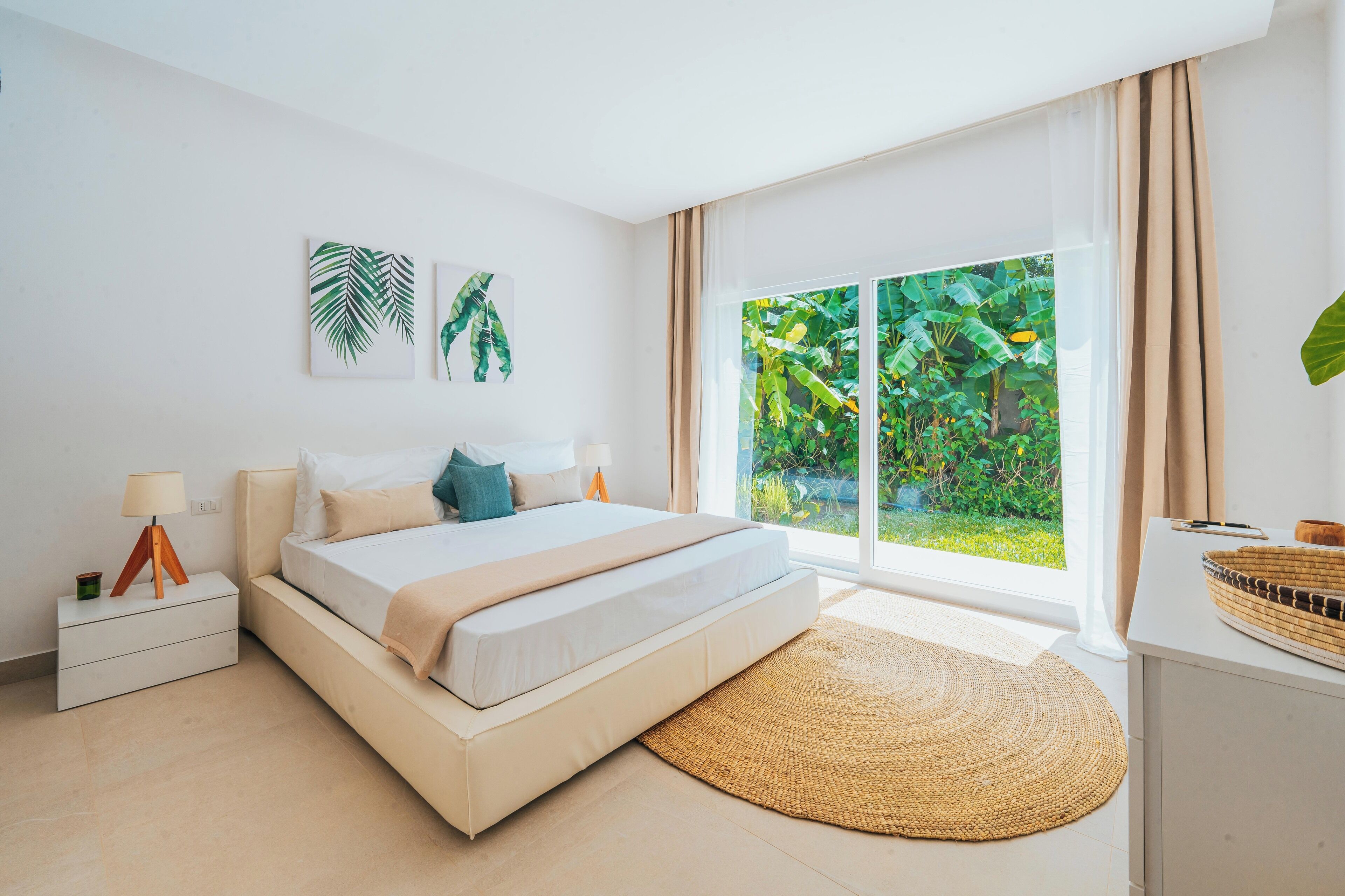 Egyptian cotton sheets, premium bedding, minibar, in-room safe