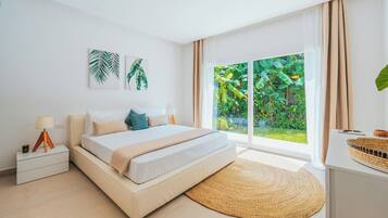 Egyptian cotton sheets, premium bedding, minibar, in-room safe