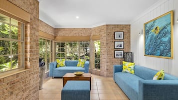 Televisión, libros y estéreo