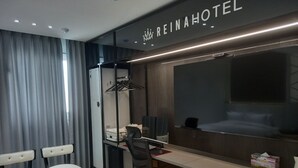 Chambre Affaires avec lits jumeaux | Bureau, rideaux d’obscurcissement, accès au Wi-Fi (inclus)