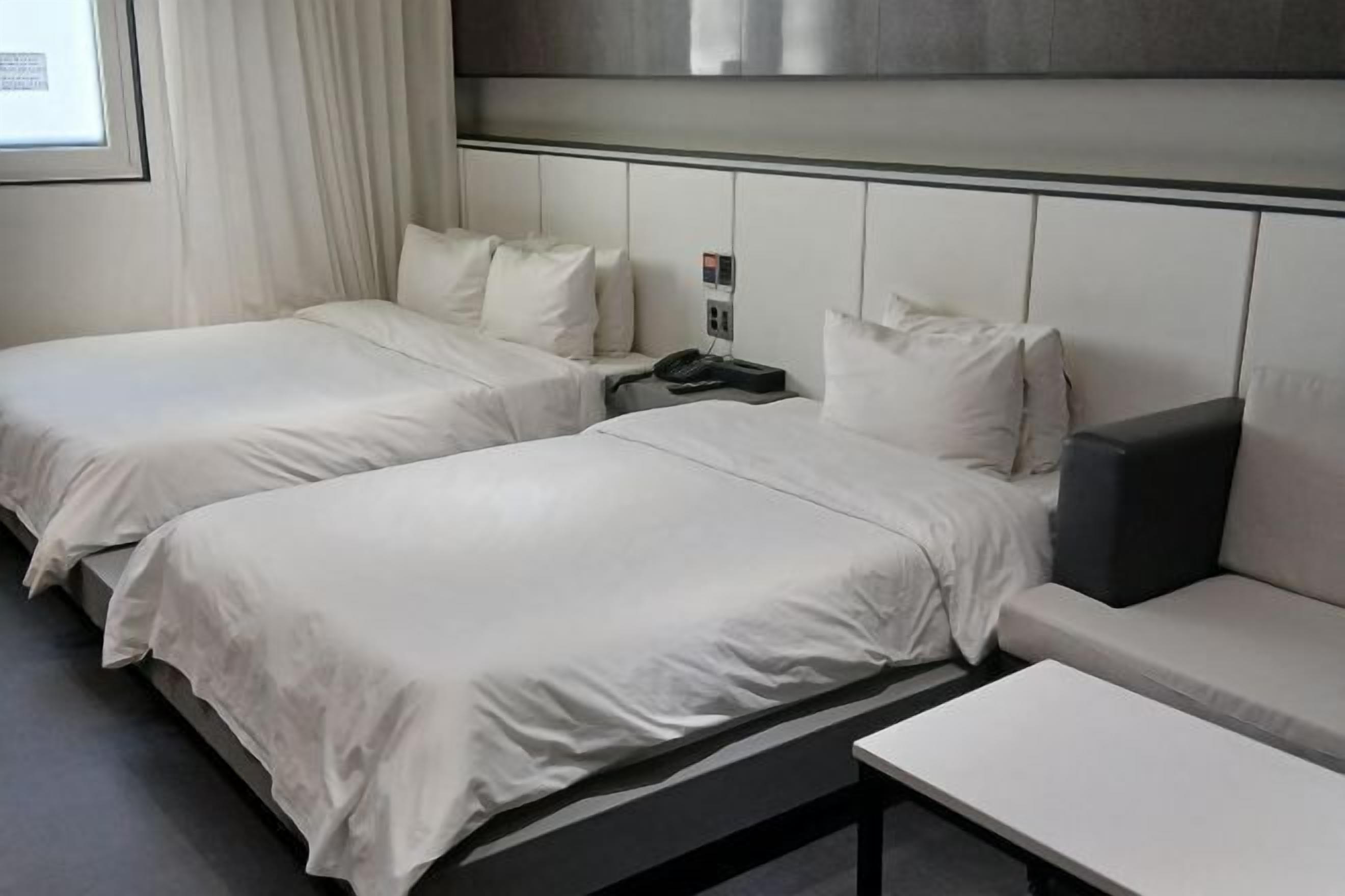 Desk, blackout curtains, free WiFi