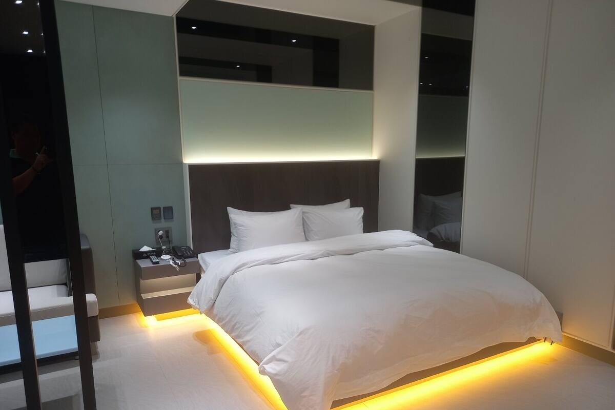 Standard Studio | Blackout drapes, free WiFi