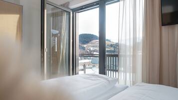 Deluxe Apartment | Mountain view