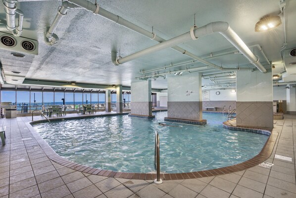 Innenpool, beheizter Pool