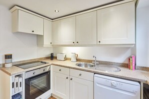 Fridge, microwave, oven, stovetop - Host & Stay | Waterlily Cottage (Stokesley)
