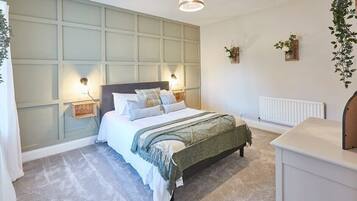 2 bedrooms, iron/ironing board, travel cot, free WiFi