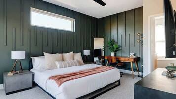 3 bedrooms, desk, iron/ironing board, WiFi