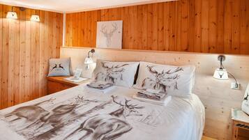 4 bedrooms, iron/ironing board, free WiFi, bed sheets