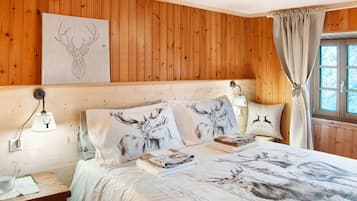 4 Schlafzimmer, BĂŒgeleisen/BĂŒgelbrett, kostenloses WLAN, BettwĂ€sche