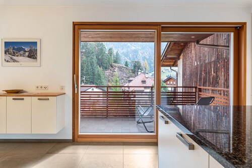 Ferienwohnung "Cesa Stefania" mit Bergblick und Balkon