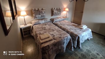 6 bedrooms, iron/ironing board, free WiFi, bed sheets