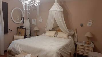 6 camere, ferro/asse da stiro, Wi-Fi gratuito, lenzuola