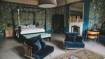 Honeymoon Suite | Individually decorated, individually furnished, desk, blackout drapes