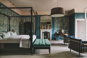 Honeymoon Suite | Individually decorated, individually furnished, desk, blackout drapes