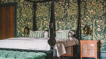Honeymoon Suite